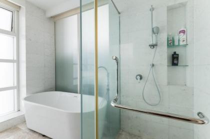 Platinum Suite .Lovely 2 bedroom & infinity pool - image 22