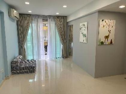 Dalamanda 3Pax Sunway Velocity Balcony CIty View - image 4