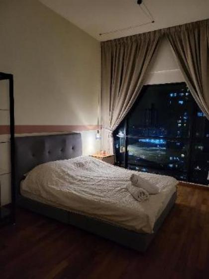 Reizz Residence Elegant Family Suites Skypool Wifi - image 5