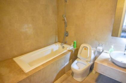 King Bed 2R2B 1Min to Pavilion (Free Parking) - image 7