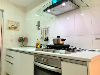 Mont Kiara Publika 2Br Hot Tub 6pax MITEC@5 mins - image 23