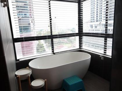 Astoria Ampang - Comfy MUJI Style 4BR with Balcony - image 24