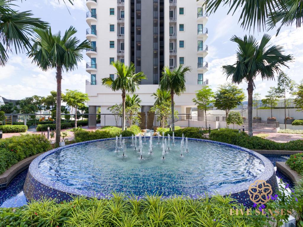 Modern Elegant 1 Bedroom @Linqsky KL - image 2