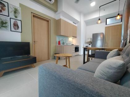 One Room 50mShopping Mall Monorail Breezy - image 21