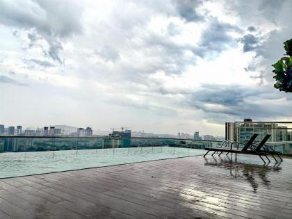 Petalz Luxury Suite 10Pax Mid Vally Old Klang Road - image 21