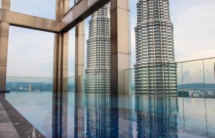 KLCC#1: Luxury 1BR/4pax KLCC view from the unit! - image 20