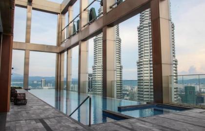 KLCC#1: Luxury 1BR/4pax KLCC view from the unit! - image 27