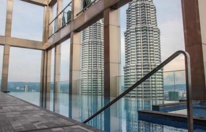 KLCC#1: Luxury 1BR/4pax KLCC view from the unit! - image 29