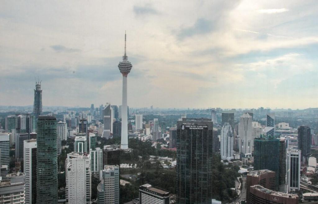 KLCC#1: Luxury 1BR/4pax KLCC view from the unit! - image 7