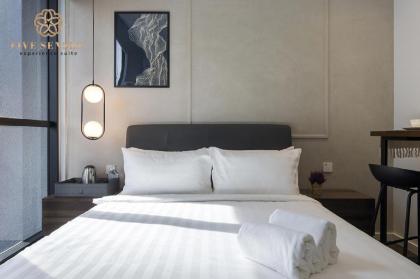 Excellent Location & Clean Environment Suite #D/D - image 30