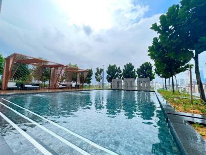 Bukit Bintang KLCC Sunway Velocity MRT LRT 10 PAX  - image 24