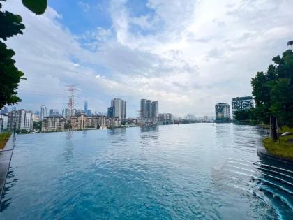 Bukit Bintang KLCC Sunway Velocity MRT LRT 10 PAX  - image 25