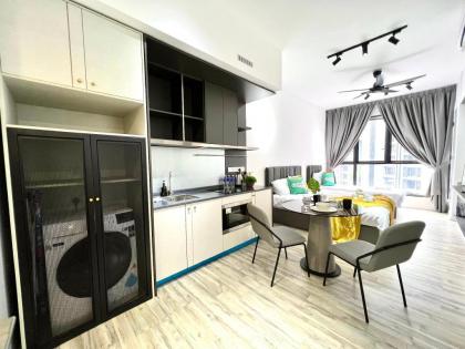 New Suite 2Pax# Midvalley Millerz Square w Netflix - image 26