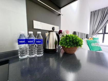 New Suite 2Pax# Midvalley Millerz Square w Netflix - image 29