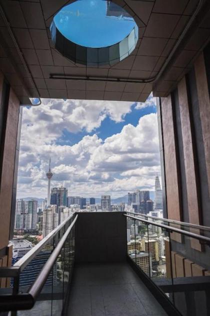 Maxhome@Designer 2room Infinity pool Lalaport C3 - image 21