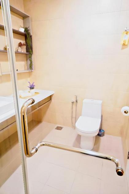 Serene 1BR@Bukit Bintang KLCC Pool FREE Netflix - image 27