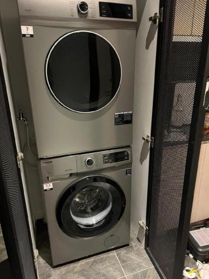 Luxury serviced apartment sky-pool KLCC view - image 14