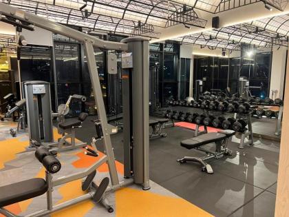 Luxury serviced apartment sky-pool KLCC view - image 15