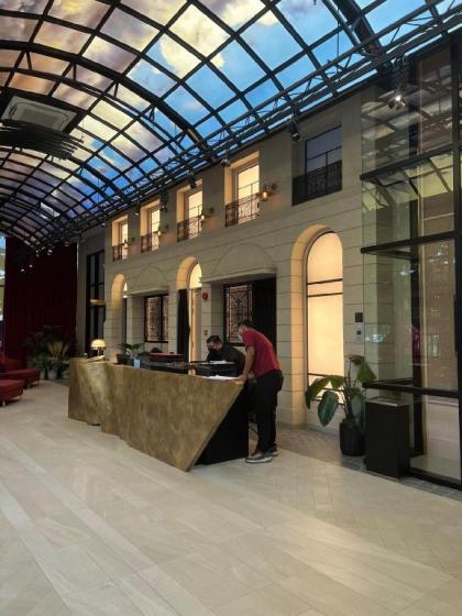 Luxury serviced apartment sky-pool KLCC view - image 26