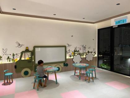 Luxury serviced apartment sky-pool KLCC view - image 29