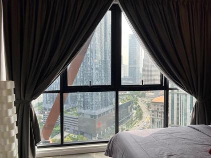Luxury serviced apartment sky-pool KLCC view - image 5