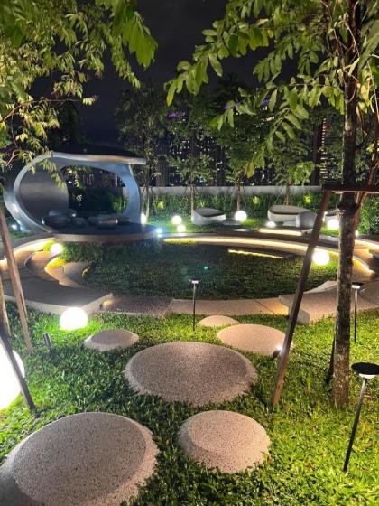 Luxury serviced apartment sky-pool KLCC view - image 9