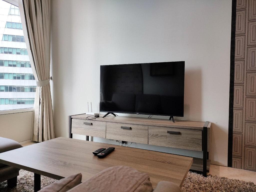 Level 36 3BR At Sky Suites @ KLCC - main image