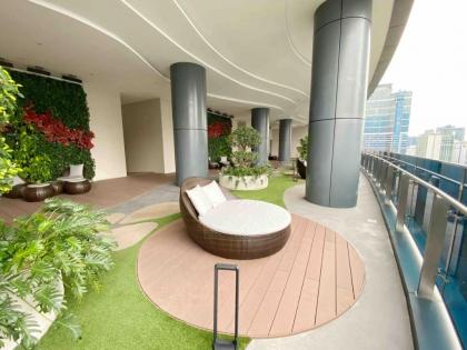 6pax KLCC view SKY Pool Eaton Suites Conlay MRT - image 23