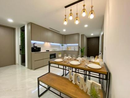 6pax KLCC view SKY Pool Eaton Suites Conlay MRT - image 30