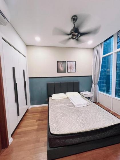 Sky Suites KLCC by W HomeStay - image 3