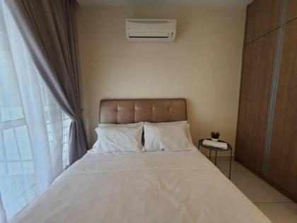 Central Residence with 2 bedroom by HowHaus - image 24