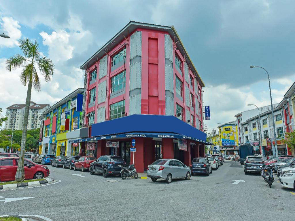 Capital O 90788 New Hotel 33 Permaisuri - main image