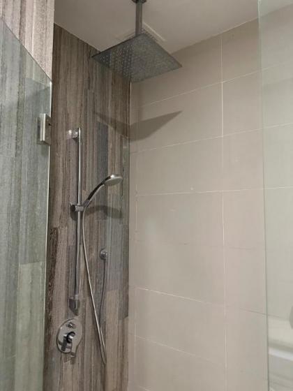 M City Minimalist KLCC Suite - image 26