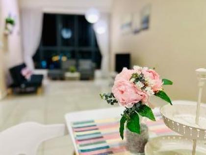 NEW Condo in Puchong 3R2B 5-8pax(Corner unit) - image 10