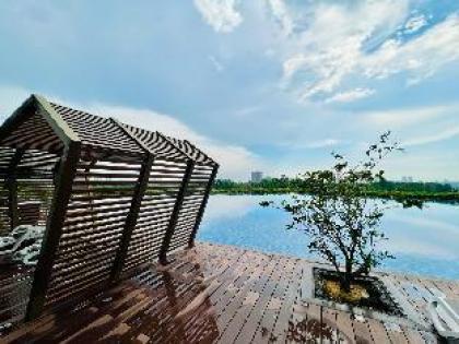 NEW Condo in Puchong 3R2B 5-8pax(Corner unit) - image 4