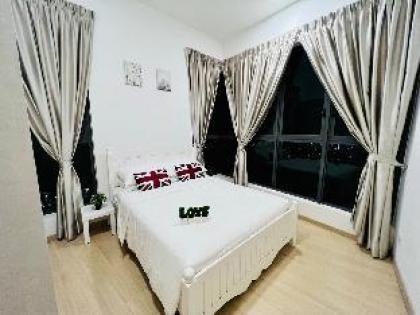 NEW Condo in Puchong 3R2B 5-8pax(Corner unit) - image 5