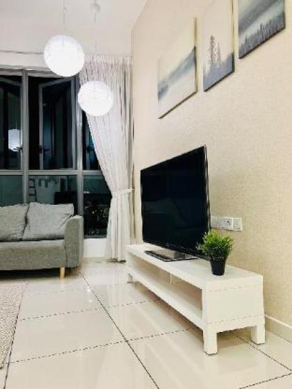 NEW Condo in Puchong 3R2B 5-8pax(Corner unit) - image 8