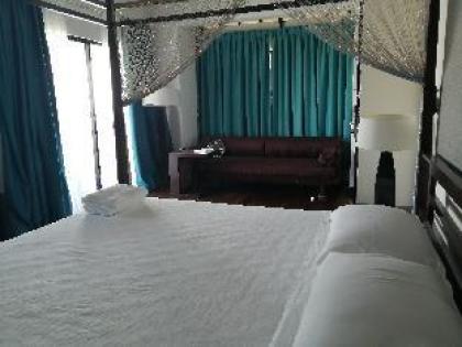 Avani Sepang Goldcoast Resort Superior Bedroom - image 10