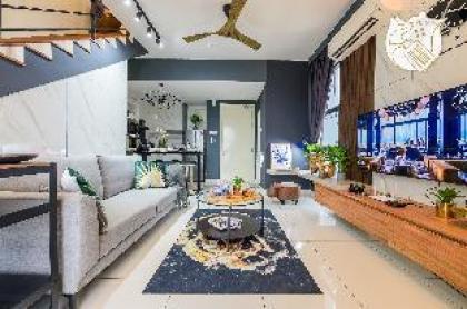 Luxury Duplex Condo Retreat v 2 Parking by Verano - image 10