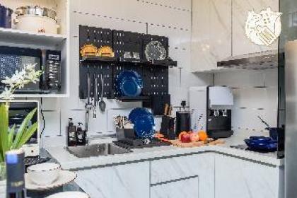 Luxury Duplex Condo Retreat v 2 Parking by Verano - image 13