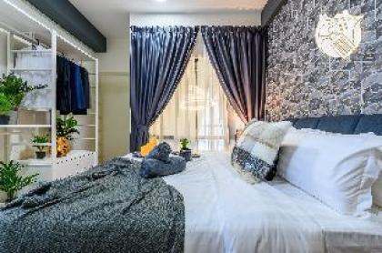 Luxury Duplex Condo Retreat v 2 Parking by Verano - image 4