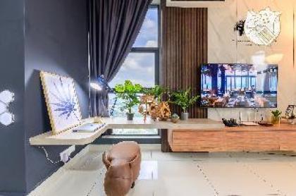 Luxury Duplex Condo Retreat v 2 Parking by Verano - image 6