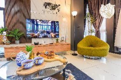 Luxury Duplex Condo Retreat v 2 Parking by Verano - image 9