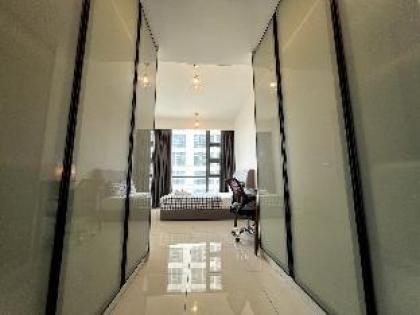 Breathtaking Rooftop Pool3 MRT - image 6