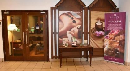 Rihanna service suite at times square - image 29