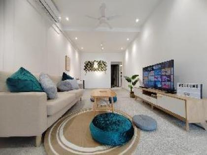 NEW! Landed PJ  Gathering  Holiday  Netflix - image 11
