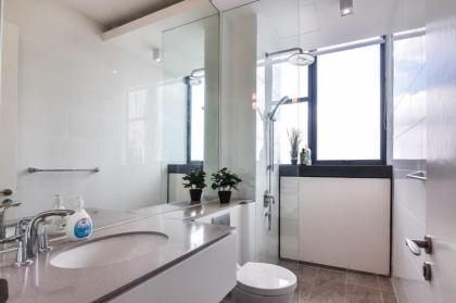 Lux & Stylish 2BR Apt @ KLGCC Free Parking - image 22