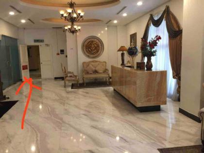 MEI ON THE MADGE @KLCC - image 3