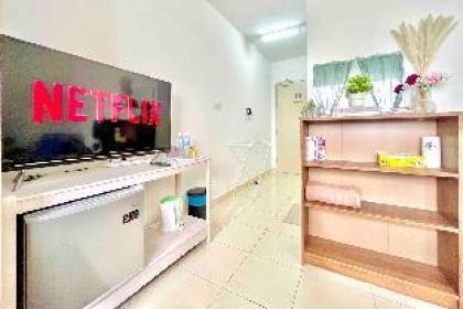 Studio Apartment @ KLIA City - image 9