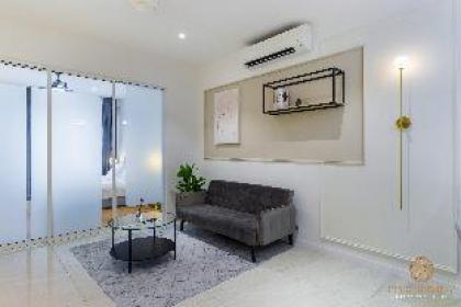 Relaxing One Bedroom Suite l Full Furnished #S1 - image 17